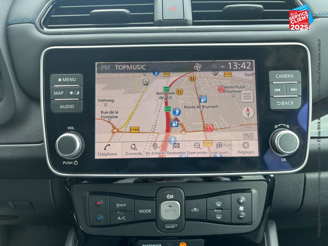 Véhicule d'occasion NISSAN LEAF 150CH 40KWH N-CONNECTA 21 SIEGES CHAUF GPS chez Nissan Strasbourg