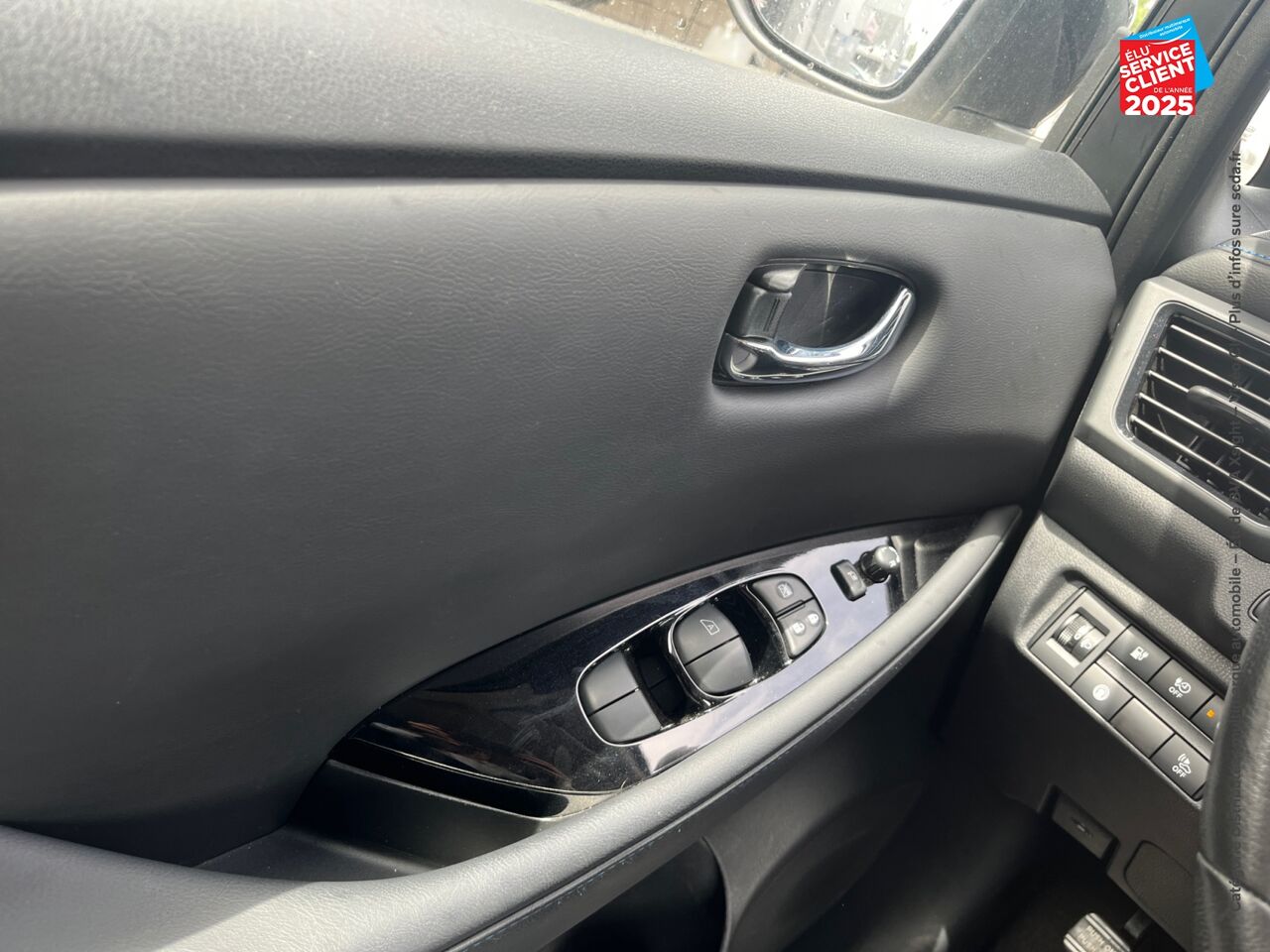 Véhicule d'occasion NISSAN LEAF 150CH 40KWH N-CONNECTA 21 SIEGES CHAUF GPS chez Nissan Strasbourg
