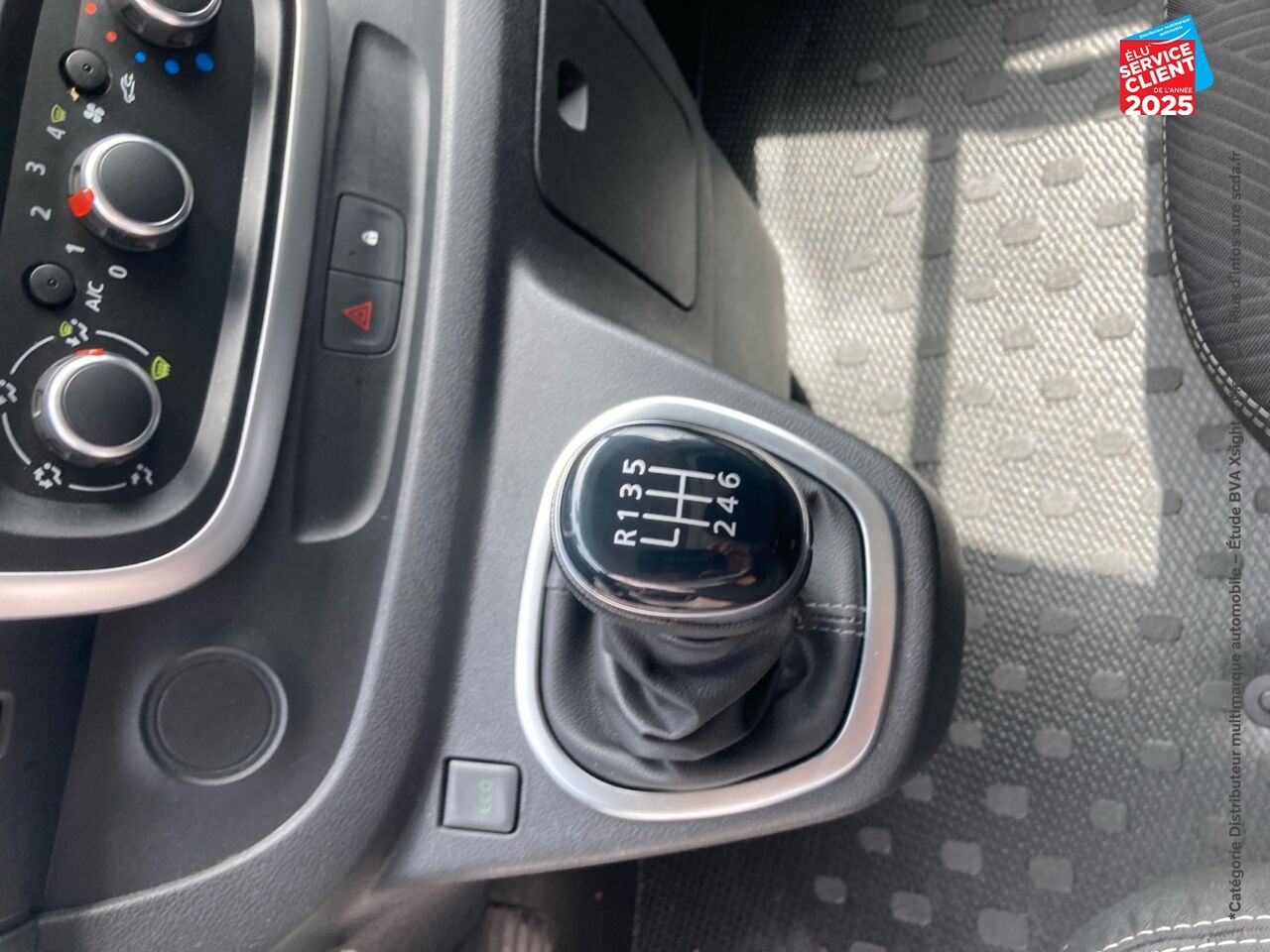 Véhicule d'occasion NISSAN NV300 FG L2H2 3T0 2.0 DCI 145CH S/S N-CONNECTA chez Fiat Strasbourg