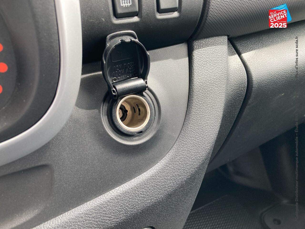 Véhicule d'occasion NISSAN NV300 FG L2H2 3T0 2.0 DCI 145CH S/S N-CONNECTA chez Fiat Strasbourg