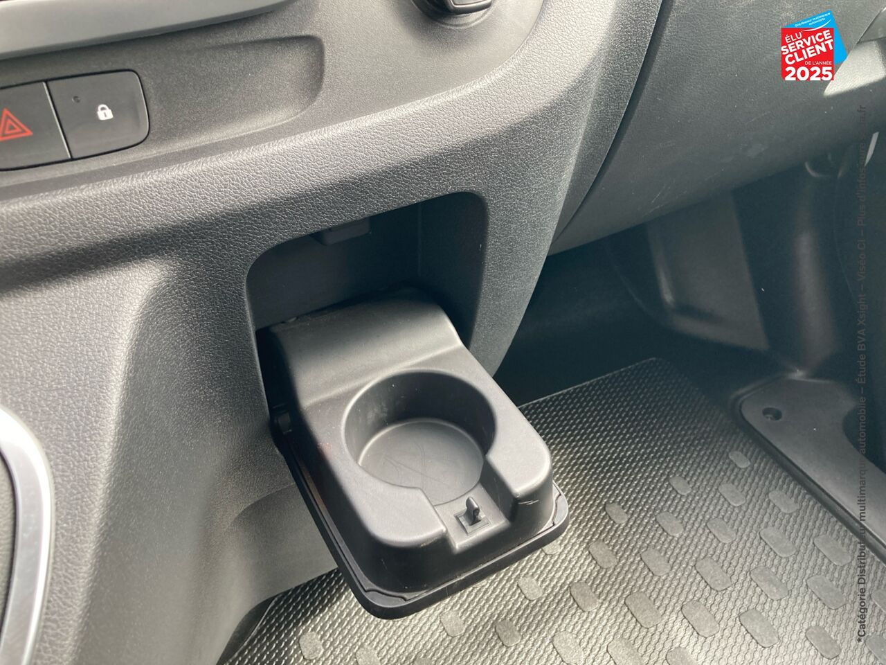 Véhicule d'occasion NISSAN NV300 FG L2H2 3T0 2.0 DCI 145CH S/S N-CONNECTA chez Fiat Strasbourg