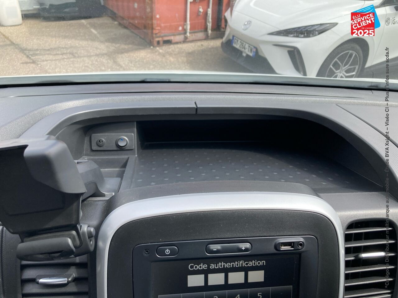 Véhicule d'occasion NISSAN NV300 FG L2H2 3T0 2.0 DCI 145CH S/S N-CONNECTA chez Fiat Strasbourg