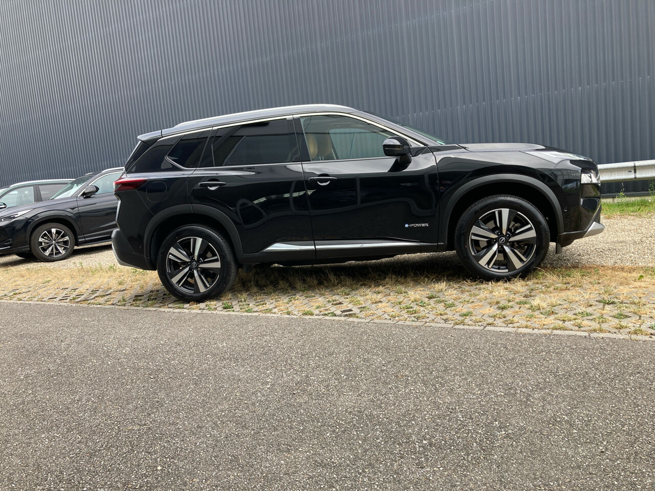 Véhicule d'occasion NISSAN X-TRAIL E-4ORCE 213CH TEKNA+ SIEGES CUIR GPS chez Renault Colmar