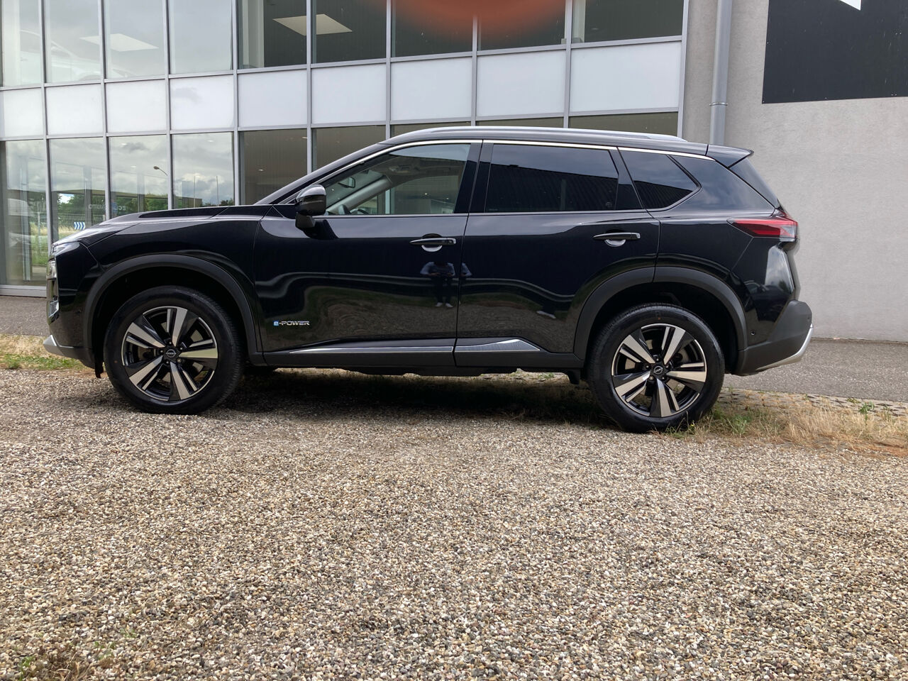 Véhicule d'occasion NISSAN X-TRAIL E-4ORCE 213CH TEKNA+ SIEGES CUIR GPS chez Renault Colmar