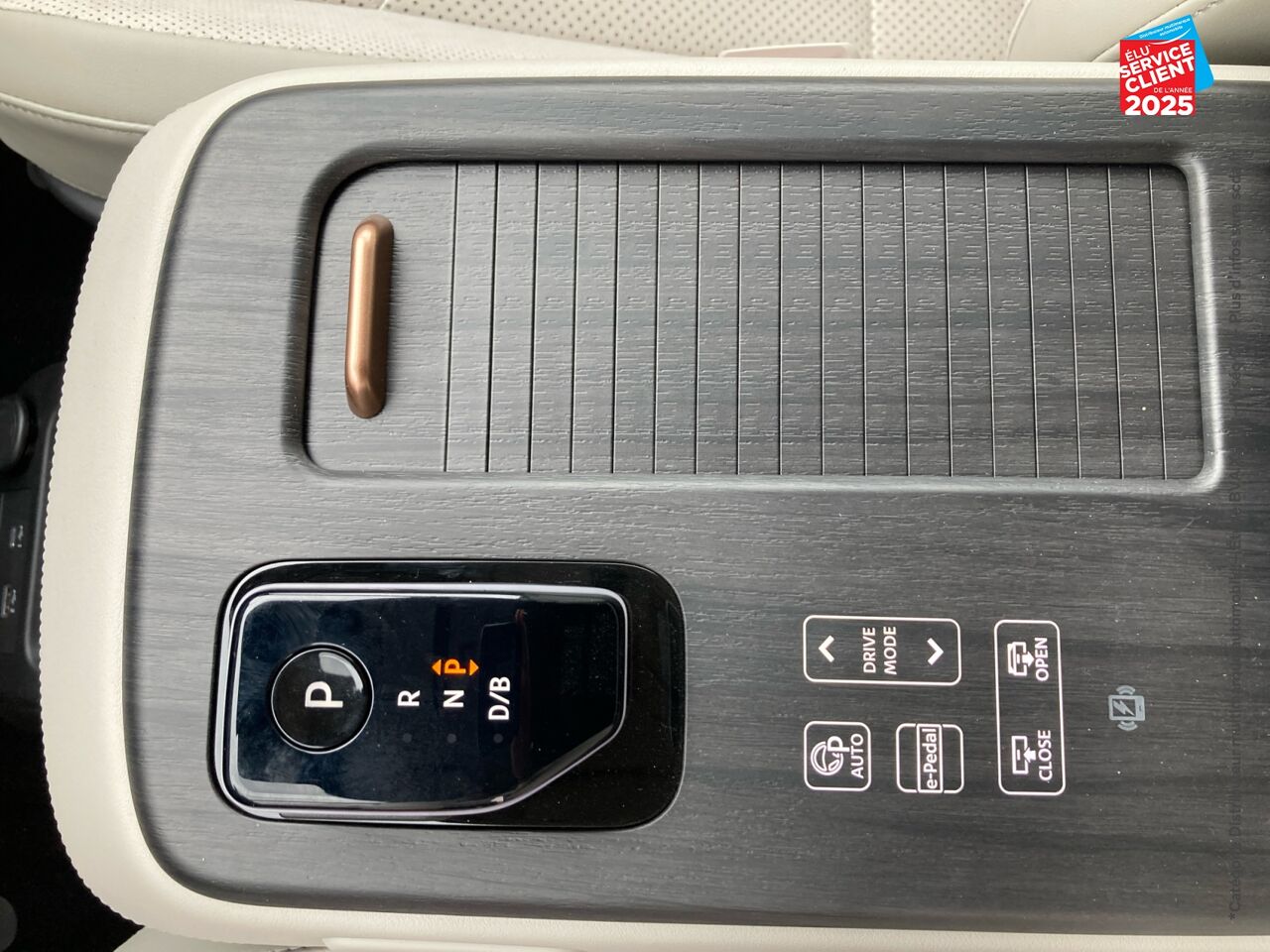Véhicule d'occasion NISSAN ARIYA 87KWH 306CH E-4ORCE EVOLVE SIEGES CHAUF GPS chez Renault Sélestat