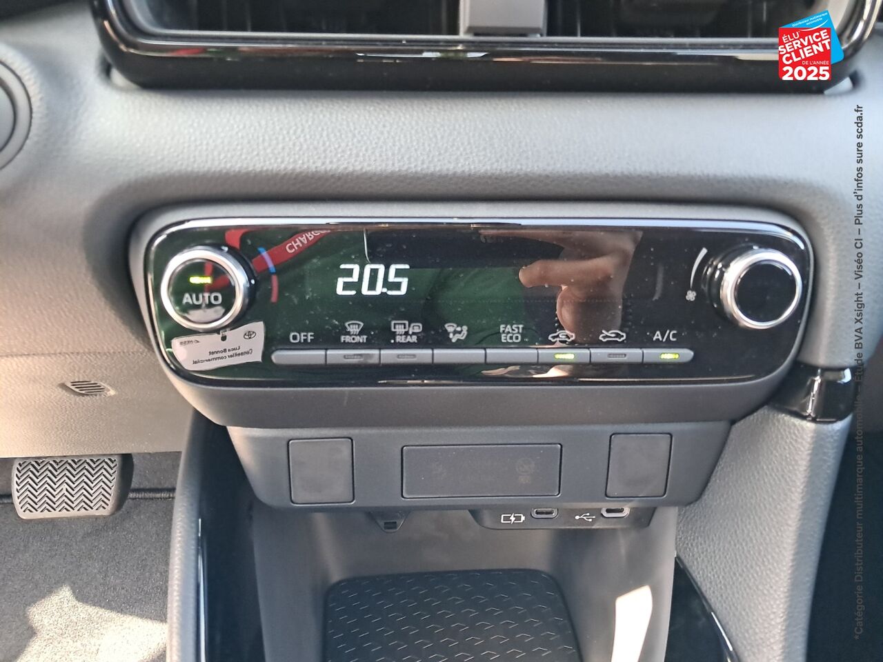 Véhicule d'occasion TOYOTA YARIS 116H DESIGN 5P MY25 chez Toyota Verdun