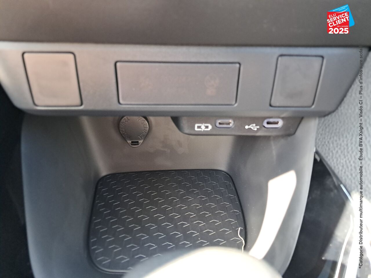 Véhicule d'occasion TOYOTA YARIS 116H DESIGN 5P MY25 chez Toyota Verdun