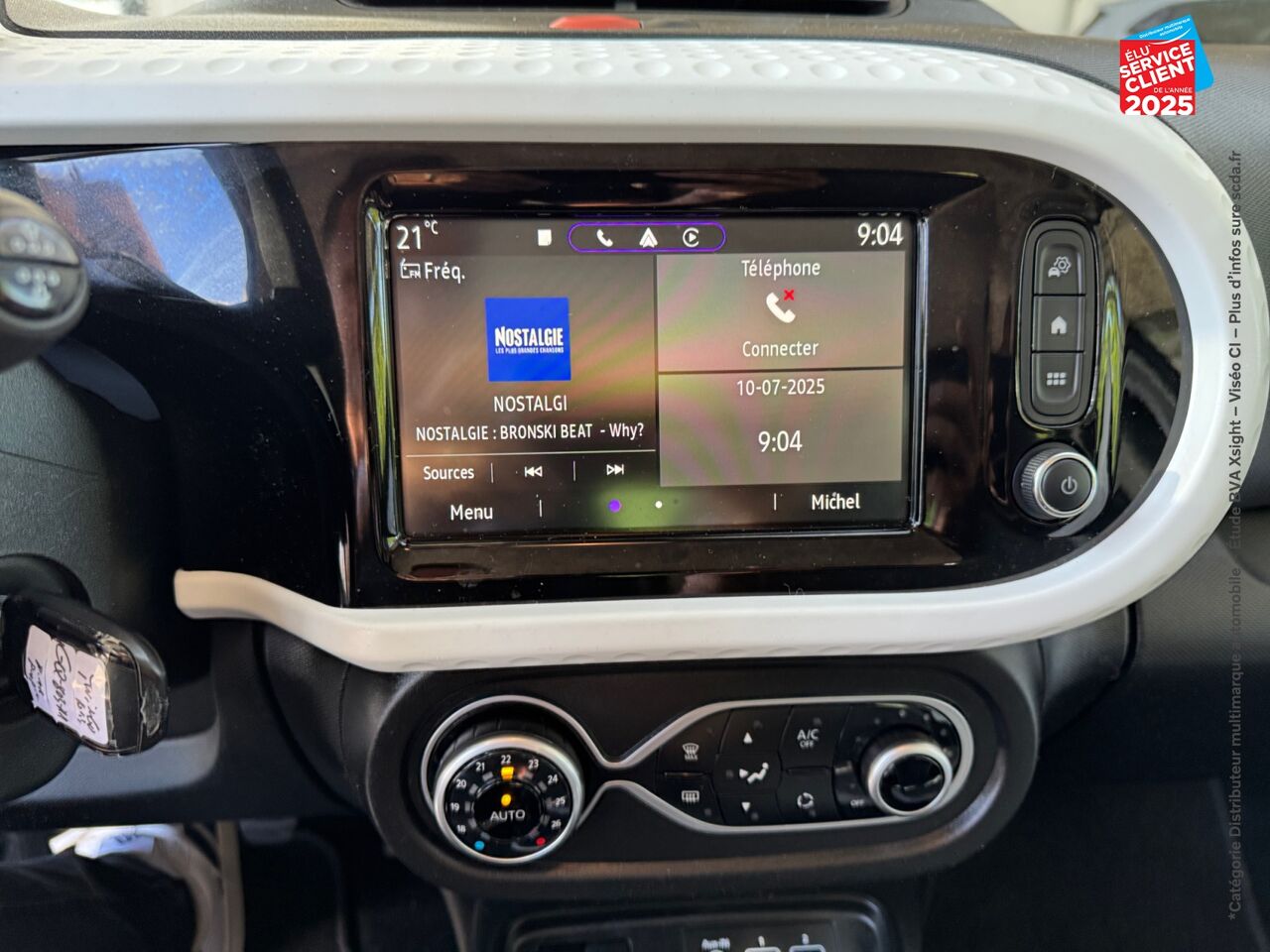 Véhicule d'occasion RENAULT TWINGO 1.0 SCE 65CH EQUILIBRE chez Opel Dijon