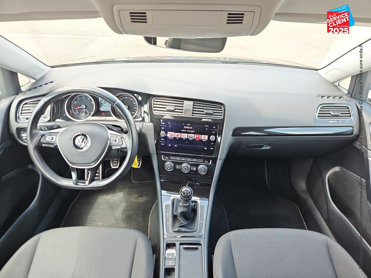 Véhicule d'occasion VOLKSWAGEN GOLF 1.4 TSI 125CH BLUEMOTION TECHNOLOGY SOUND 5P GPS CAMERA CARPLAY chez Le Veodrome