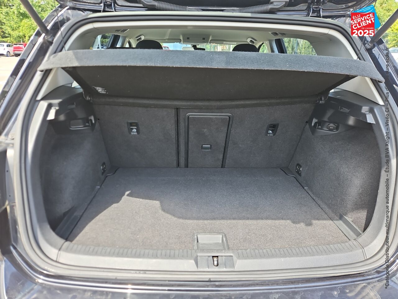 Véhicule d'occasion VOLKSWAGEN GOLF 1.4 TSI 125CH BLUEMOTION TECHNOLOGY SOUND 5P GPS CAMERA CARPLAY chez Le Veodrome
