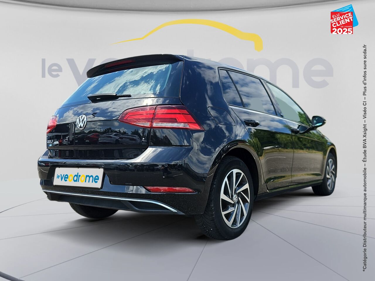 Véhicule d'occasion VOLKSWAGEN GOLF 1.4 TSI 125CH BLUEMOTION TECHNOLOGY SOUND 5P GPS CAMERA CARPLAY chez Le Veodrome