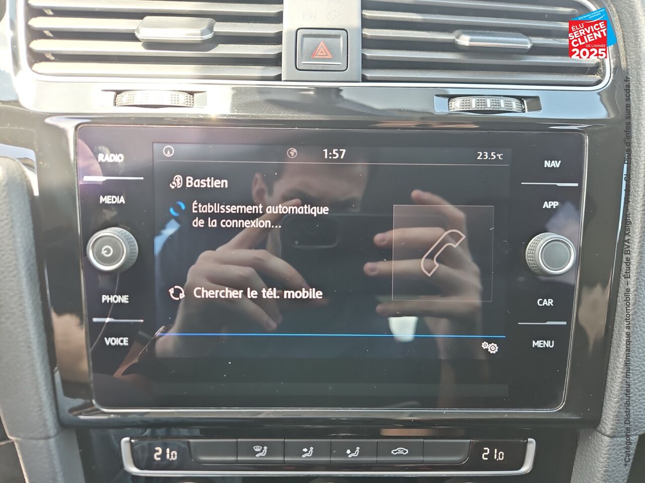 Véhicule d'occasion VOLKSWAGEN GOLF 1.4 TSI 125CH BLUEMOTION TECHNOLOGY SOUND 5P GPS CAMERA CARPLAY chez Le Veodrome