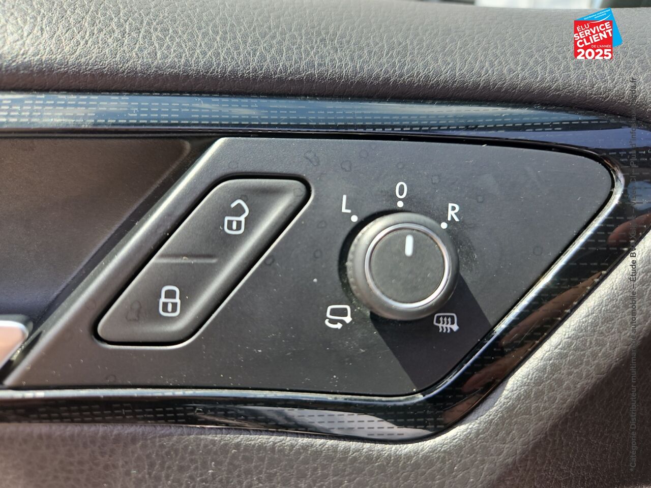 Véhicule d'occasion VOLKSWAGEN GOLF 1.4 TSI 125CH BLUEMOTION TECHNOLOGY SOUND 5P GPS CAMERA CARPLAY chez Le Veodrome