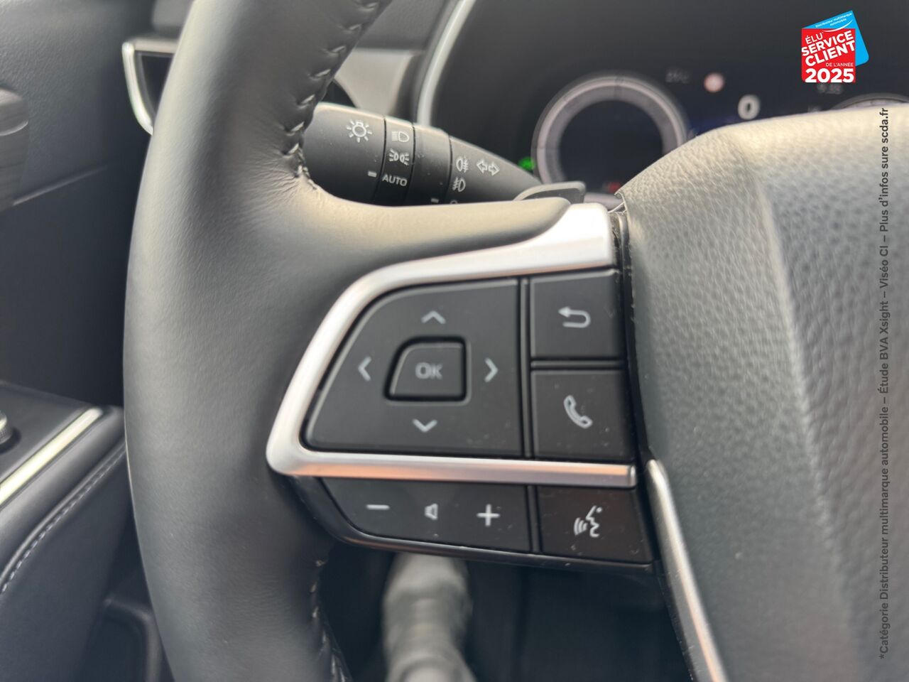 Véhicule d'occasion TOYOTA HIGHLANDER 2.5 HYBRID 248CH DESIGN BUSINESS AWD-I MY24 chez Peugeot Charleville