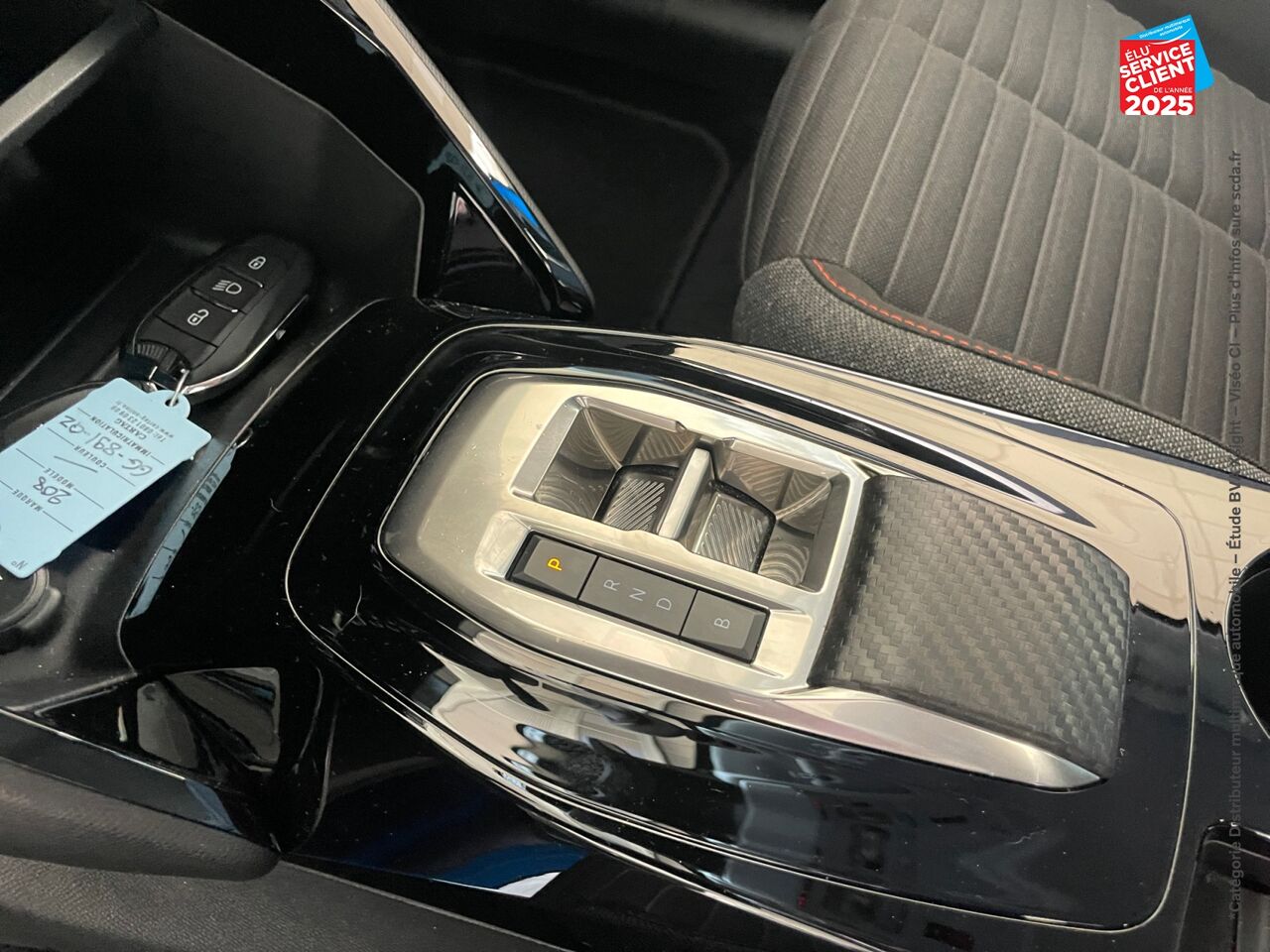 Véhicule d'occasion PEUGEOT 208 E-136CH ACTIVE chez Fiat Strasbourg