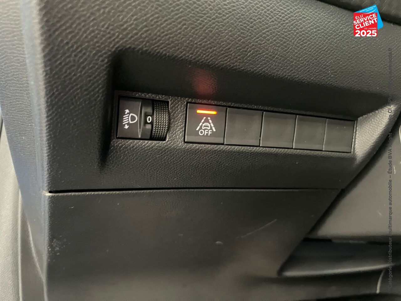 Véhicule d'occasion PEUGEOT 208 E-136CH ACTIVE chez Fiat Strasbourg