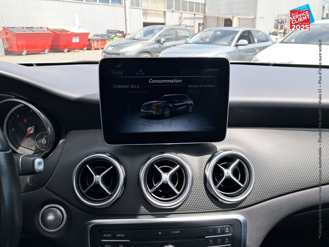 Véhicule d'occasion MERCEDES-BENZ GLA 200 D 136CH INSPIRATION 7G-DCT EURO6C TPANO CAMERA chez HESS Automobile
