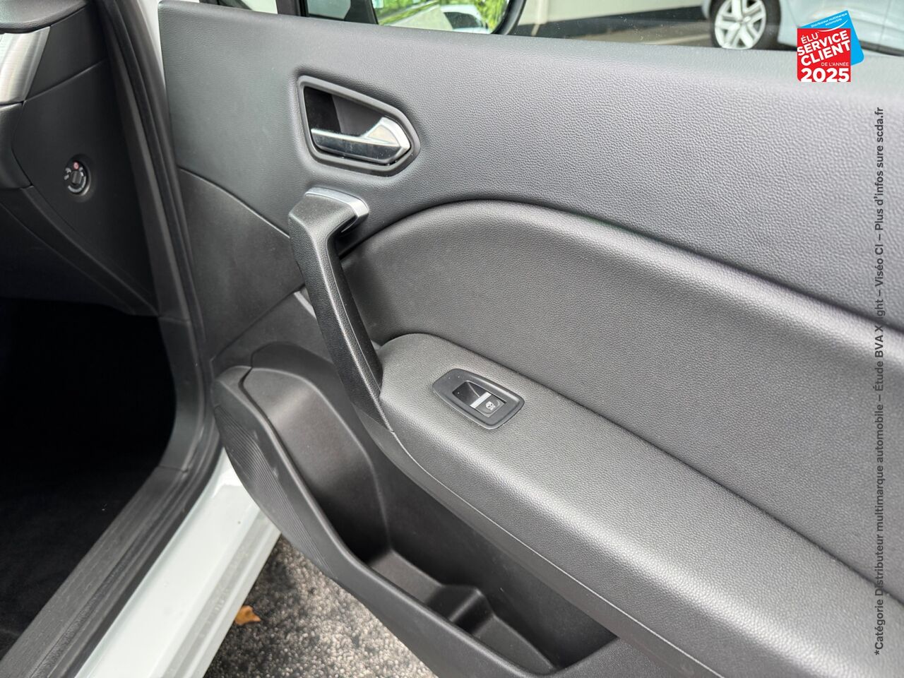 Véhicule d'occasion RENAULT CAPTUR 1.3 TCE 140CH FAP INTENS EDC -21 GPS CAMERA chez Renault Colmar