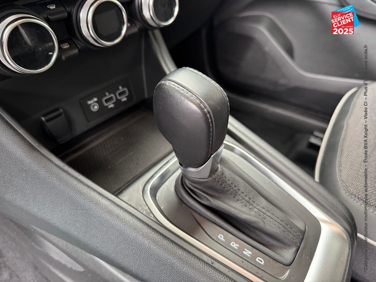 Véhicule d'occasion RENAULT CAPTUR 1.3 TCE 140CH FAP INTENS EDC -21 GPS CAMERA chez Renault Colmar