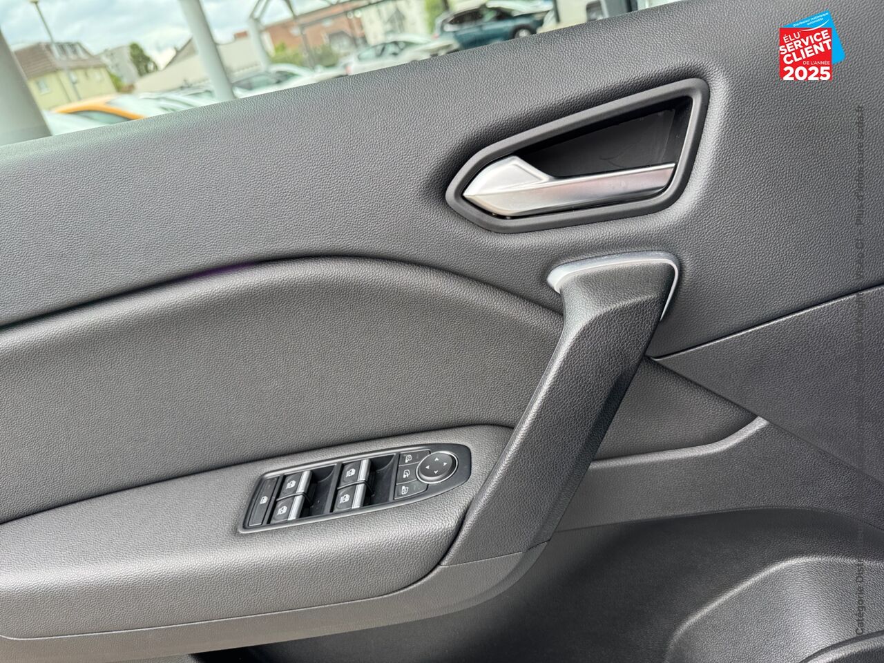 Véhicule d'occasion RENAULT CAPTUR 1.3 TCE 140CH FAP INTENS EDC -21 GPS CAMERA chez Renault Colmar