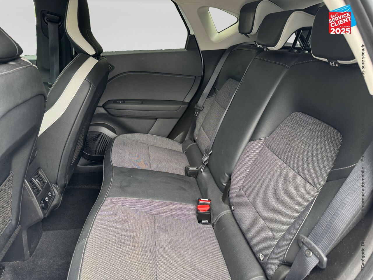Véhicule d'occasion RENAULT CAPTUR 1.3 TCE 140CH FAP INTENS EDC -21 GPS CAMERA chez Renault Colmar