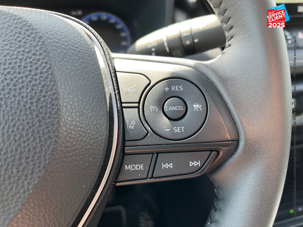 Véhicule d'occasion TOYOTA RAV4 2.5 HYBRIDE 218CH LOUNGE 2WD MY24 chez Toyota Thionville