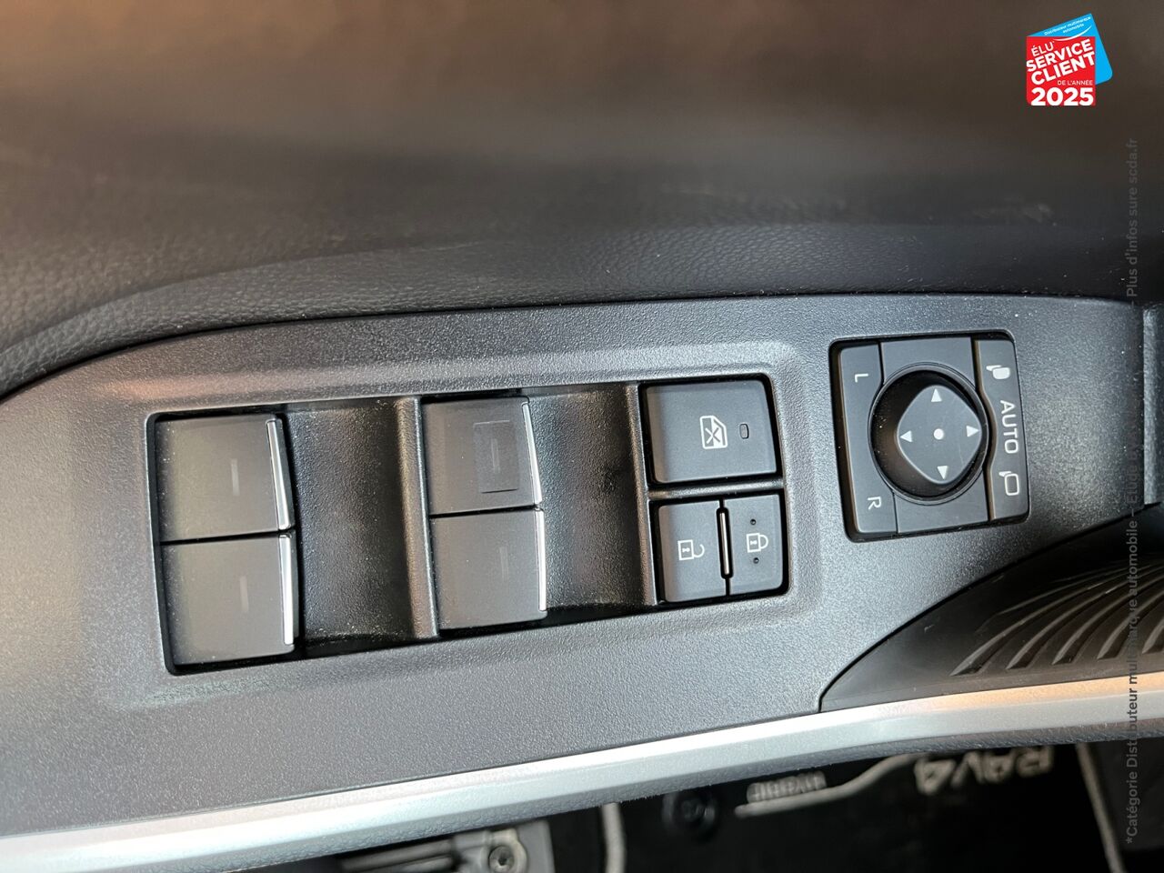 Véhicule d'occasion TOYOTA RAV4 2.5 HYBRIDE 218CH LOUNGE 2WD MY24 chez Toyota Thionville