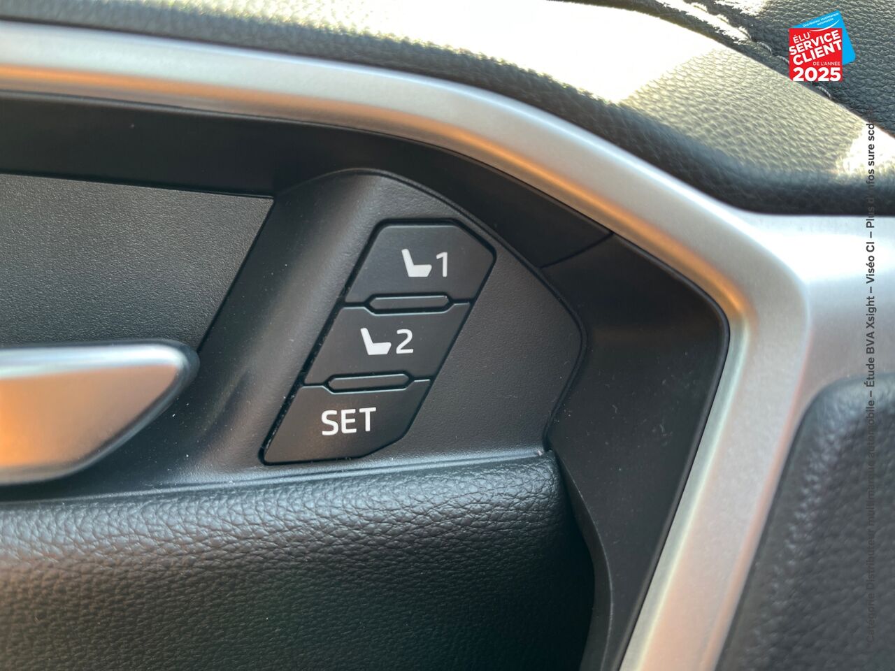 Véhicule d'occasion TOYOTA RAV4 2.5 HYBRIDE 218CH LOUNGE 2WD MY24 chez Toyota Thionville