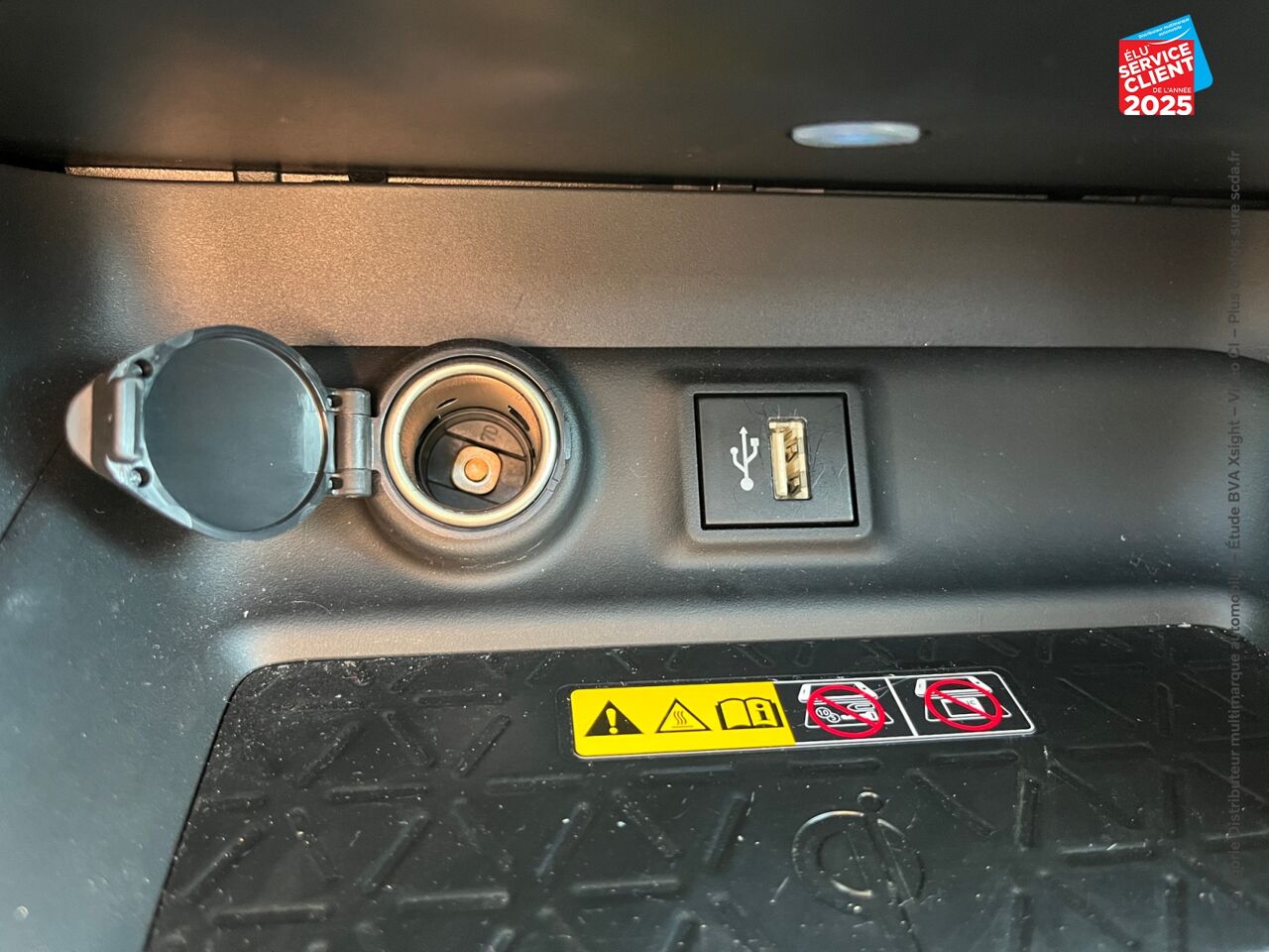 Véhicule d'occasion TOYOTA RAV4 2.5 HYBRIDE 218CH LOUNGE 2WD MY24 chez Toyota Thionville