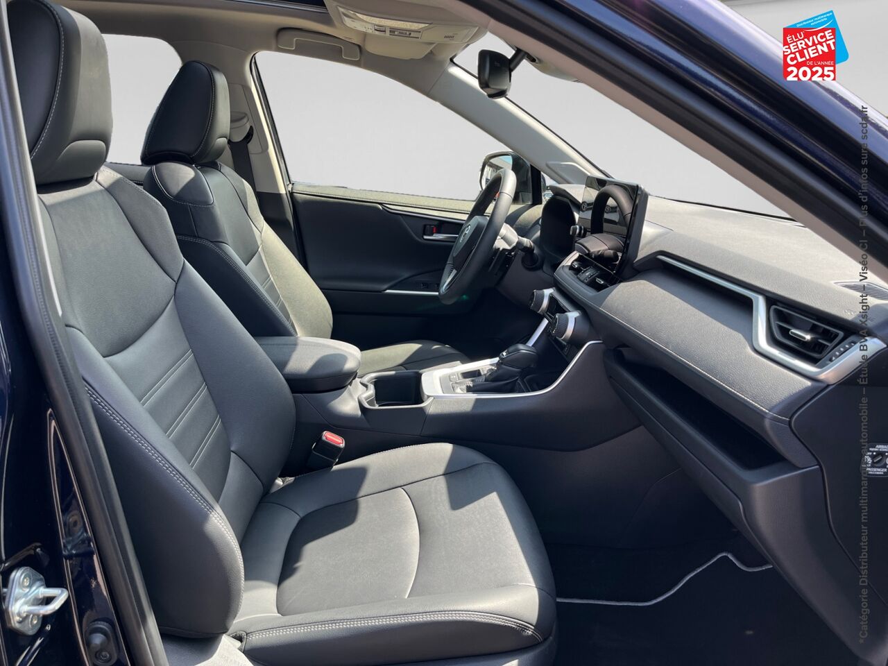 Véhicule d'occasion TOYOTA RAV4 2.5 HYBRIDE 218CH LOUNGE 2WD MY24 chez Toyota Thionville