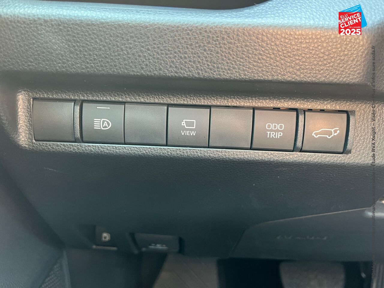 Véhicule d'occasion TOYOTA RAV4 2.5 HYBRIDE 218CH LOUNGE 2WD MY24 chez Toyota Thionville