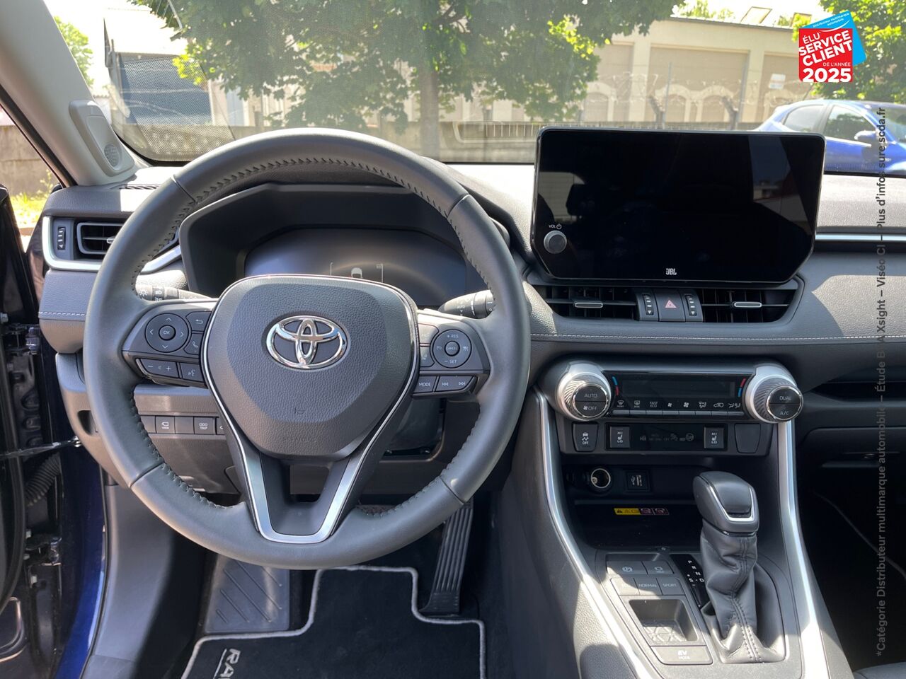 Véhicule d'occasion TOYOTA RAV4 2.5 HYBRIDE 218CH LOUNGE 2WD MY24 chez Toyota Thionville