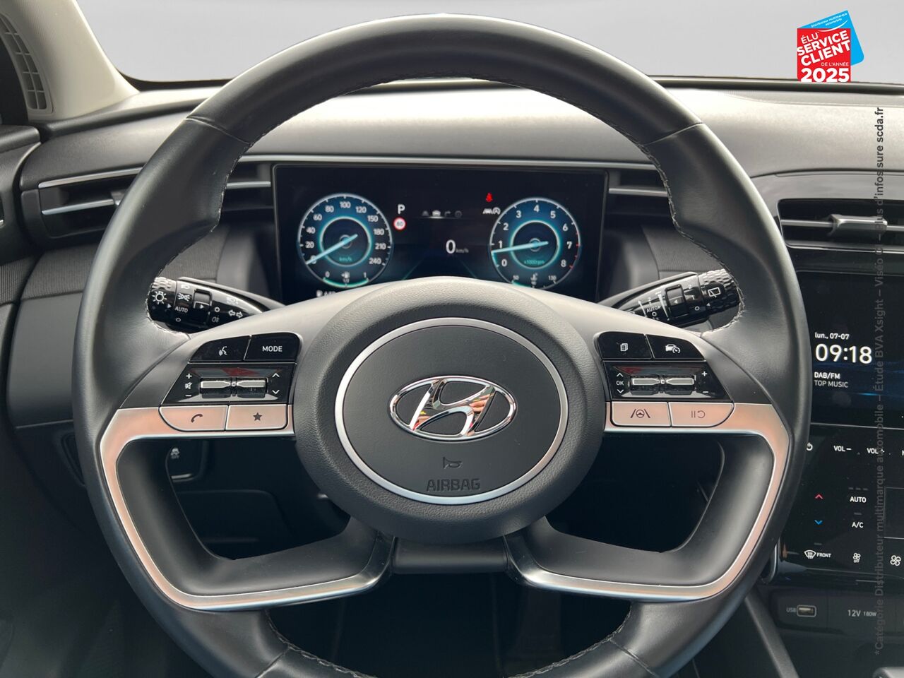 Véhicule d'occasion HYUNDAI TUCSON 1.6 T-GDI 150CH HYBRID 48V CREATIVE DCT7 TOUVRANT SIEGES CHAUF GPS CAMERA CARPLAY chez Hyundai Epernay