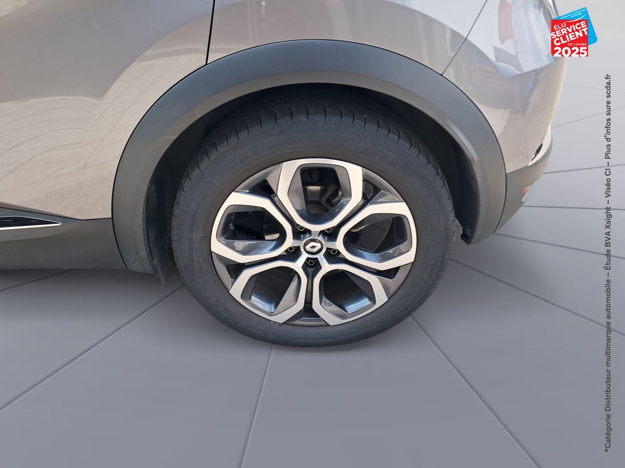 Véhicule d'occasion RENAULT CAPTUR 1.6 E-TECH HYBRIDE 145CH TECHNO FAST TRACK chez HESS Automobile