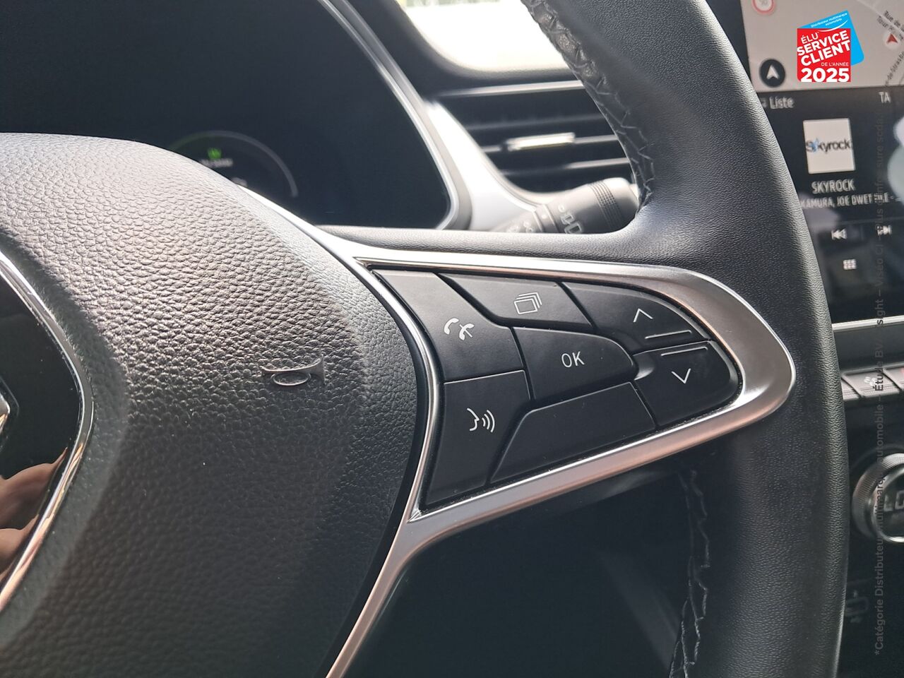 Véhicule d'occasion RENAULT CAPTUR 1.6 E-TECH HYBRIDE 145CH TECHNO FAST TRACK chez HESS Automobile
