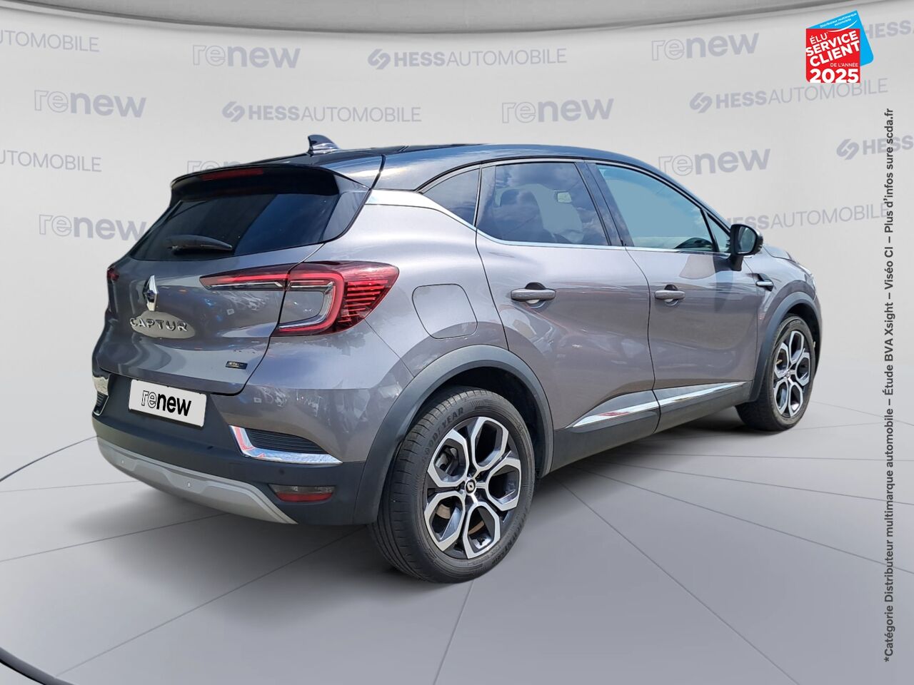 Véhicule d'occasion RENAULT CAPTUR 1.6 E-TECH HYBRIDE 145CH TECHNO FAST TRACK chez HESS Automobile