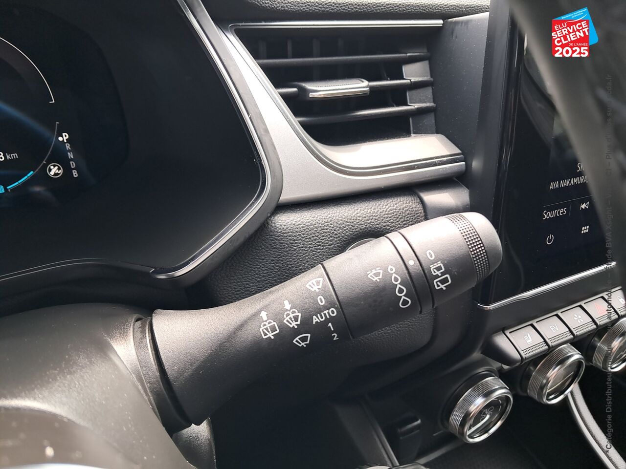 Véhicule d'occasion RENAULT CAPTUR 1.6 E-TECH HYBRIDE 145CH TECHNO FAST TRACK chez HESS Automobile