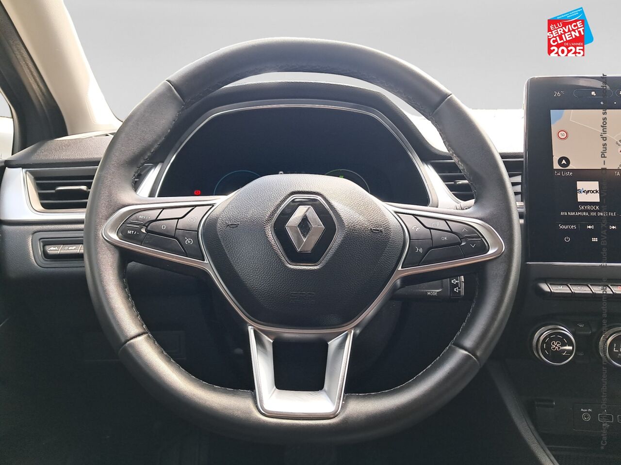 Véhicule d'occasion RENAULT CAPTUR 1.6 E-TECH HYBRIDE 145CH TECHNO FAST TRACK chez HESS Automobile