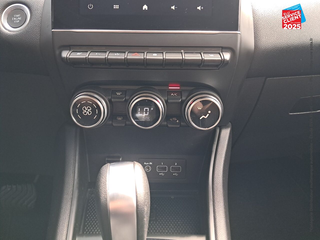 Véhicule d'occasion RENAULT CAPTUR 1.6 E-TECH HYBRIDE 145CH TECHNO FAST TRACK chez HESS Automobile