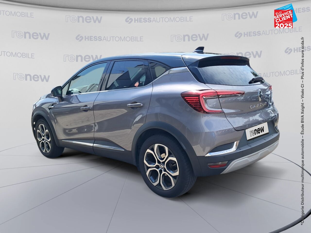 Véhicule d'occasion RENAULT CAPTUR 1.6 E-TECH HYBRIDE 145CH TECHNO FAST TRACK chez HESS Automobile