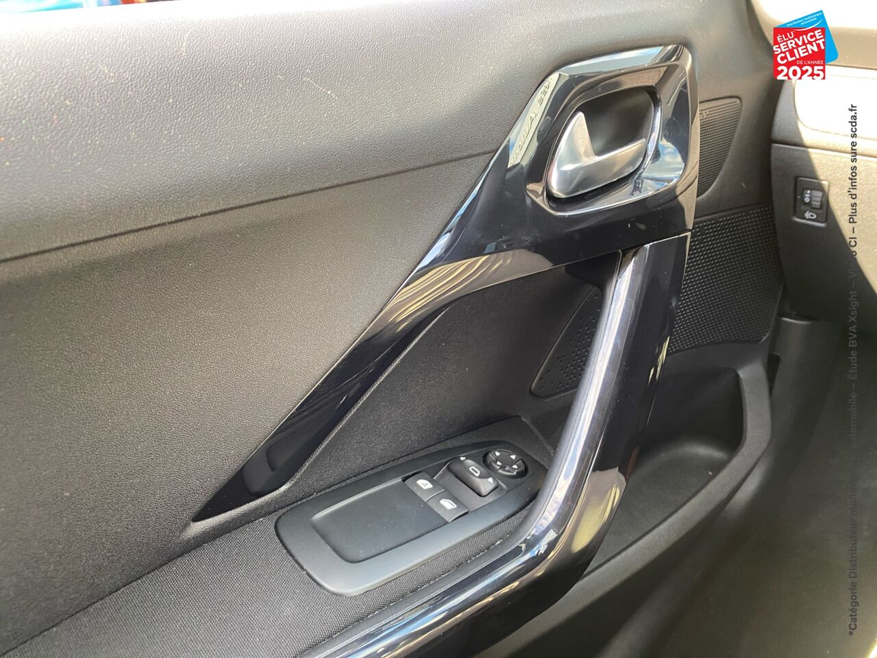 Véhicule d'occasion PEUGEOT 208 1.2 PURETECH 82CH ACTIVE 5P chez Renault Colmar