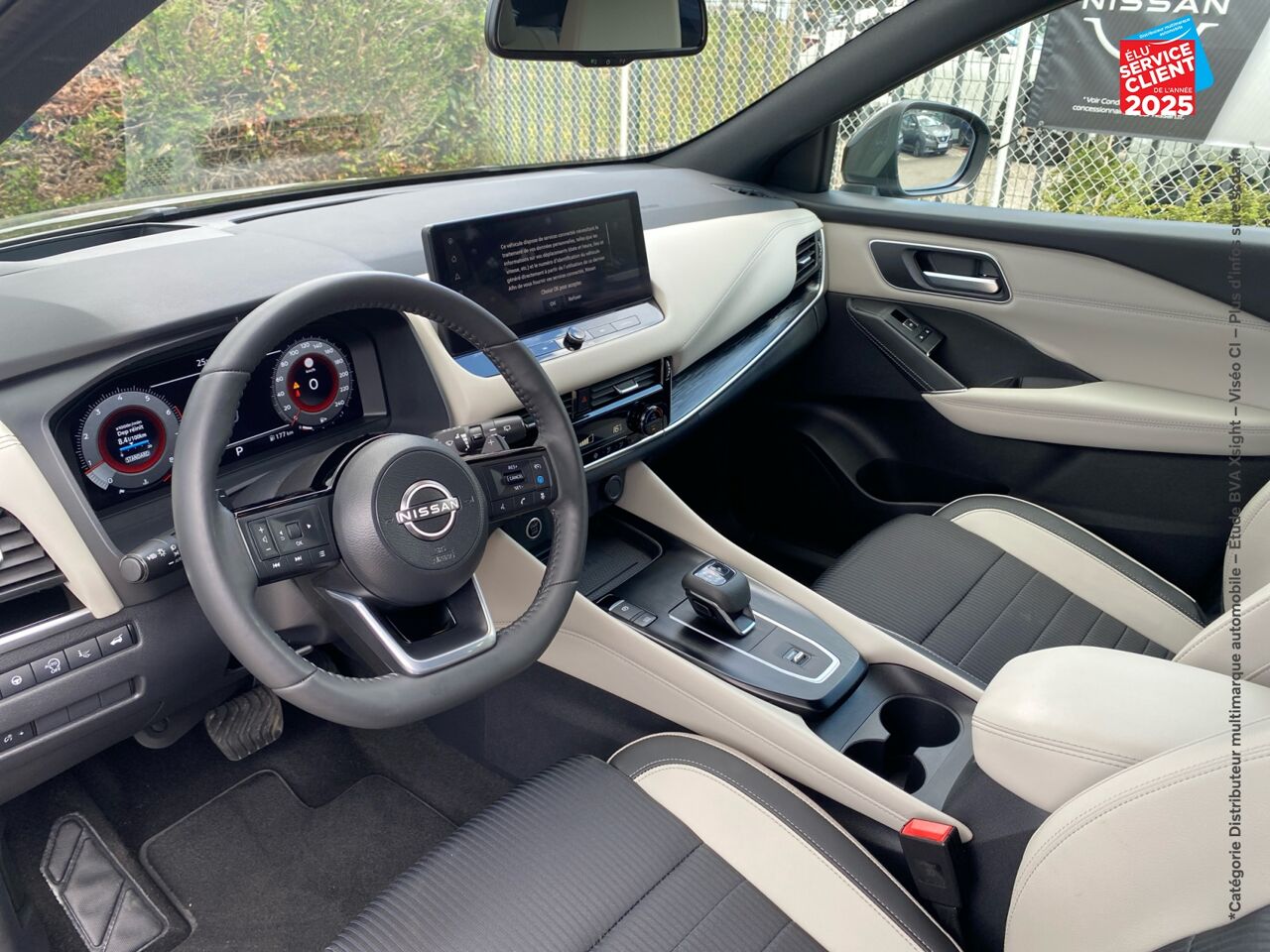Véhicule d'occasion NISSAN QASHQAI 1.3 MILD HYBRID 158CH TEKNA XTRONIC 2022 TPANO CAMERA HUD chez Renault Colmar
