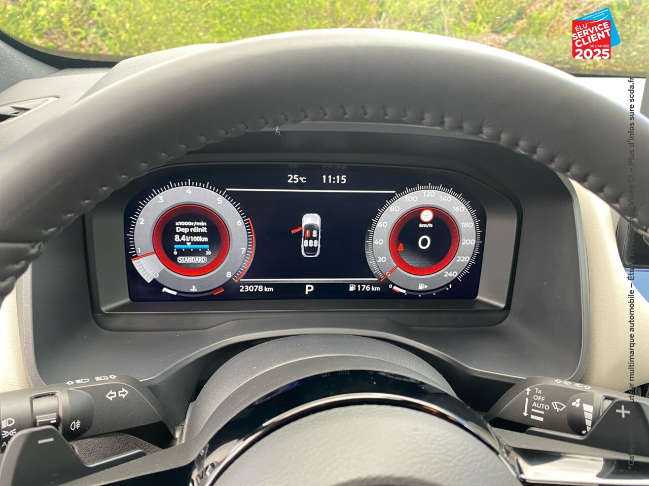 Véhicule d'occasion NISSAN QASHQAI 1.3 MILD HYBRID 158CH TEKNA XTRONIC 2022 TPANO CAMERA HUD chez Renault Colmar