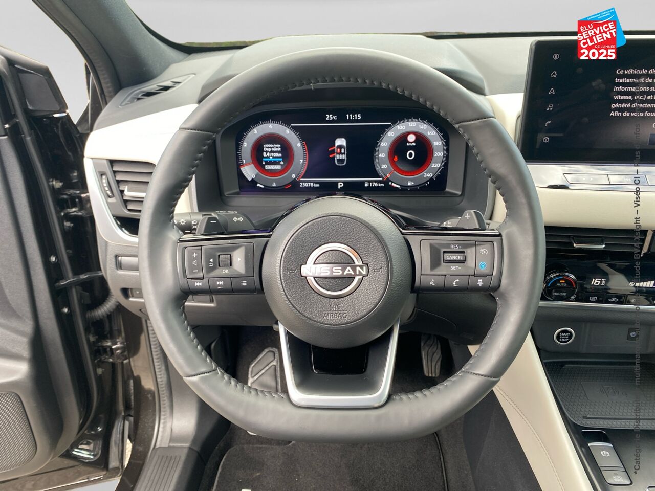 Véhicule d'occasion NISSAN QASHQAI 1.3 MILD HYBRID 158CH TEKNA XTRONIC 2022 TPANO CAMERA HUD chez Renault Colmar