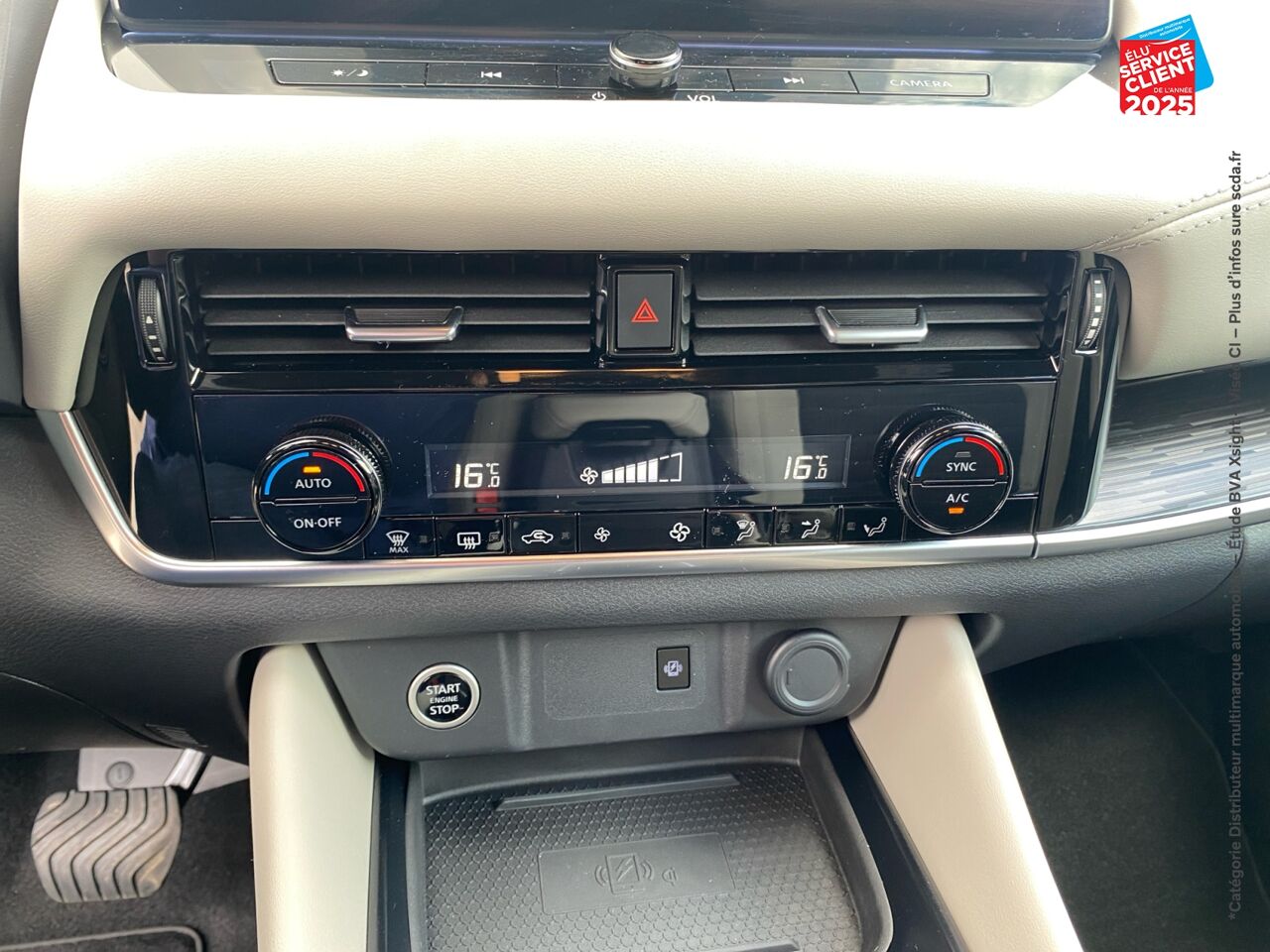 Véhicule d'occasion NISSAN QASHQAI 1.3 MILD HYBRID 158CH TEKNA XTRONIC 2022 TPANO CAMERA HUD chez Renault Colmar
