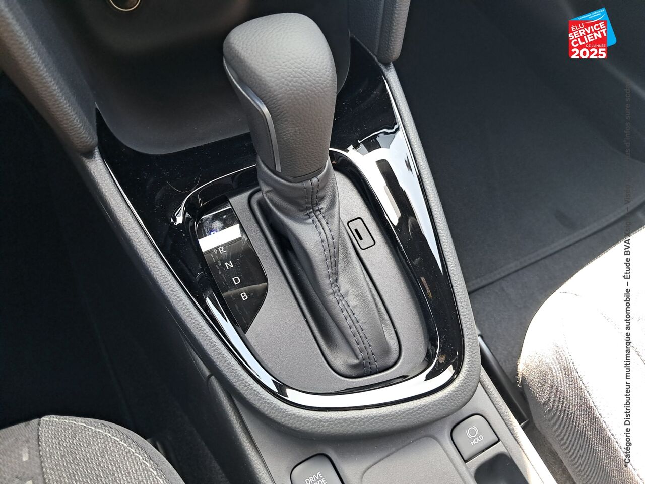Véhicule d'occasion TOYOTA YARIS CROSS 116H DESIGN MY25 chez Hyundai Epernay