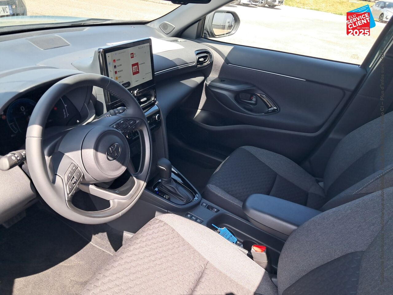 Véhicule d'occasion TOYOTA YARIS CROSS 116H DESIGN MY25 chez Hyundai Epernay
