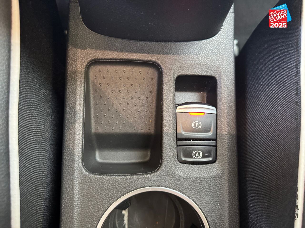 Véhicule d'occasion RENAULT CAPTUR 1.0 TCE 100CH INTENS GPL -21 GPS chez Toyota Verdun