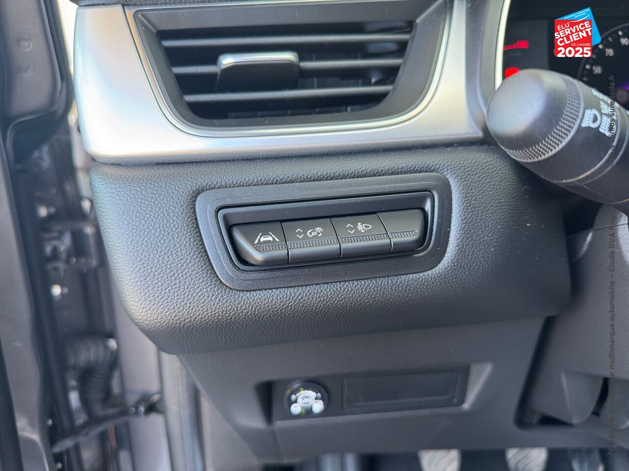 Véhicule d'occasion RENAULT CAPTUR 1.0 TCE 100CH INTENS GPL -21 GPS chez Toyota Verdun