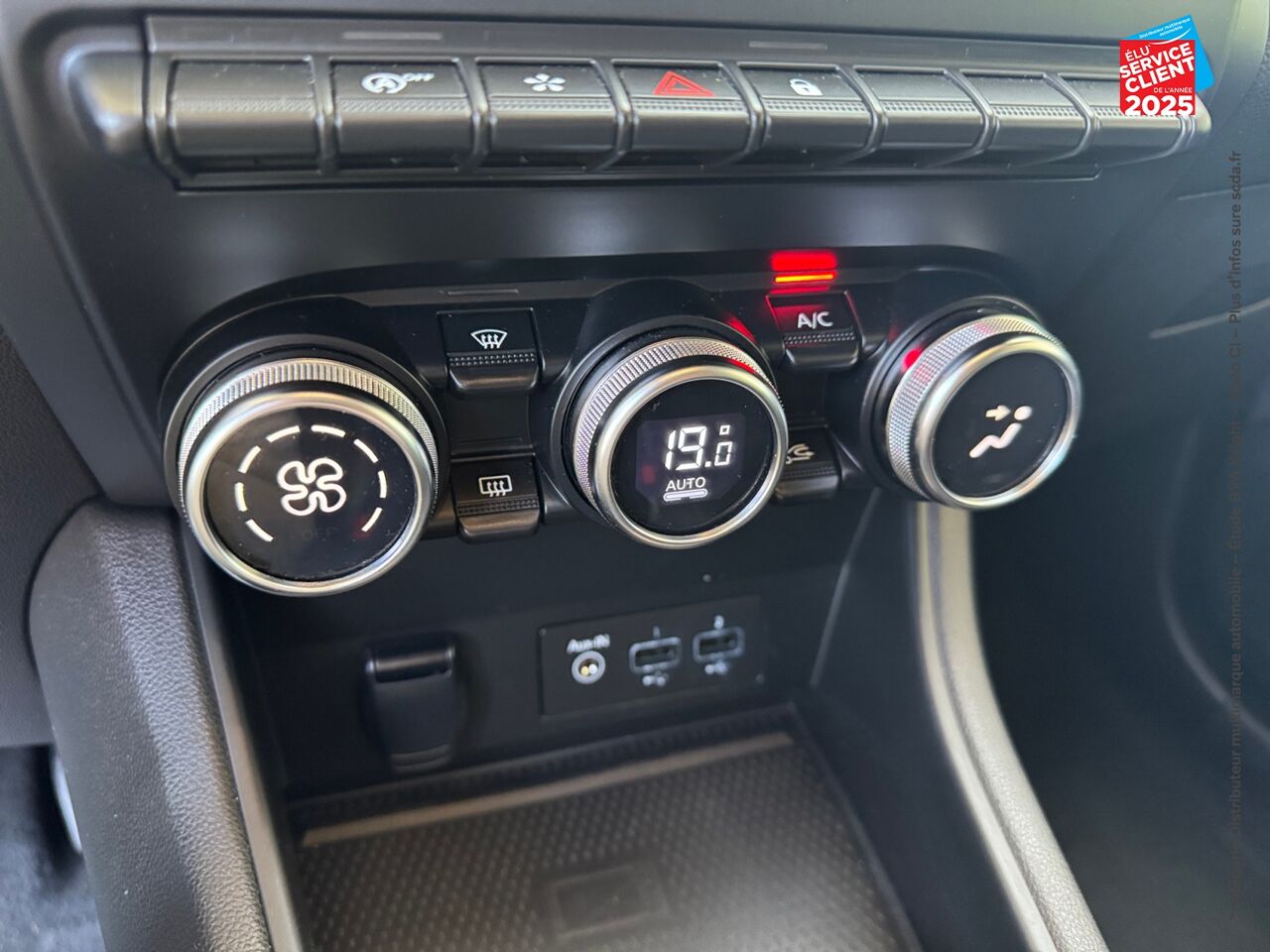 Véhicule d'occasion RENAULT CAPTUR 1.0 TCE 100CH INTENS GPL -21 GPS chez Toyota Verdun